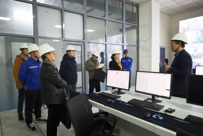 马边县人大常委会拉一巫芝一行到蜀能矿产磷酸铁锂厂调研