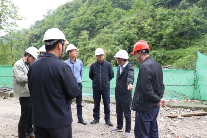 蜀能矿产工会开展烟峰镇C321大风顶幸福美丽乡村路项目劳动保护监督检查