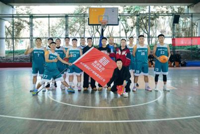 再下一城！蜀能矿产男篮队以小组赛第一昂首挺进半决赛！