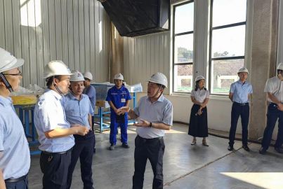 四川路桥党委委员、监事会主席马青云一行到蜀能矿产调研慰问