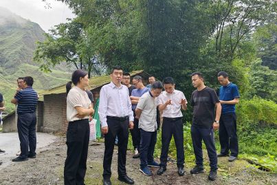 马边召开蜀能矿产三号矿山项目外部道路现场办公会