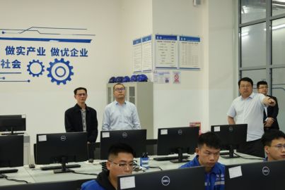 乐山市经济和信息化局调研组长黄三友率队赴公司磷酸铁锂厂调研