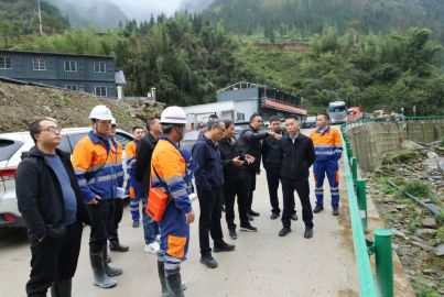 马边县委常委、总工会主席徐泽星赴蜀能矿产三号矿山调研项目建设工作